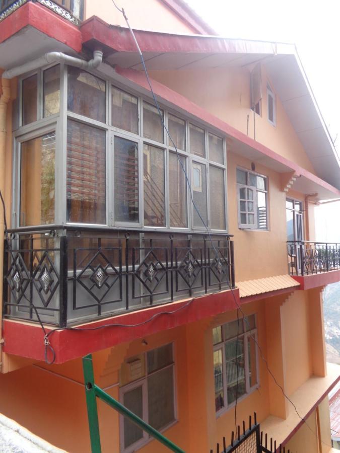 Deluxe Homestay Apartments With Kitchen In Šimla Exteriér fotografie